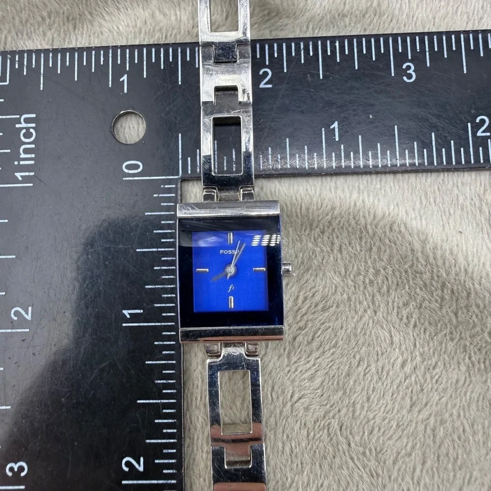 Vintage Fossil Watch Women's F2 Silver Tone Blue Untested 6.5